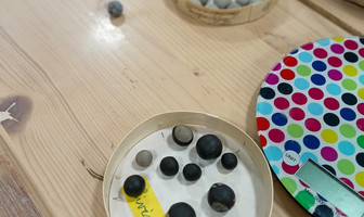 Atelier famille Billes en terre