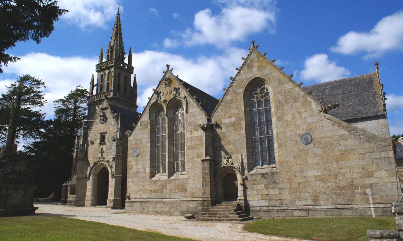 Enclos paroissial Kergrist-Moëlou
