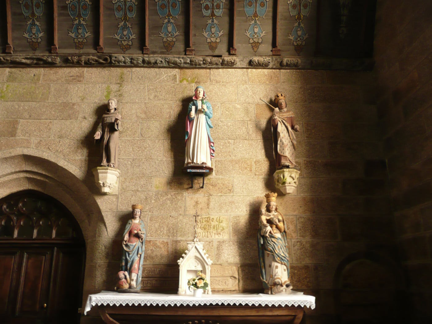 Statues, enclos paroissial de Kergrist-Moëlou, Kreiz Breizh